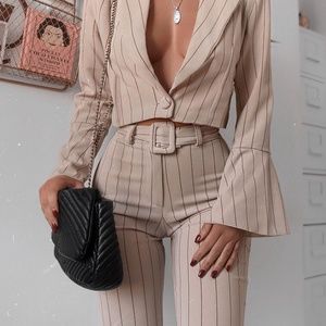 ❤HOST PICK Boohoo Crop Blazer Stripe Cream Orseund